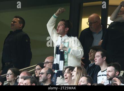 Actor Rafferty Law & son of Jude Law looks animated as he watches Tottenham Hotspur v Arsenal from the stands at Tottenham Hotspur Stadium, London. - Tottenham Hotspur v Arsenal, Premier League, Tottenham Hotspur Stadium, London, UK - 12th May 2022 Editorial Use Only - DataCo restrictions apply Stock Photo