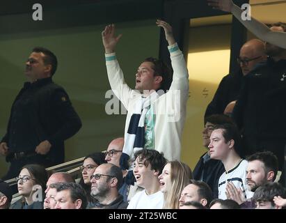 Actor Rafferty Law & son of Jude Law looks animated as he watches Tottenham Hotspur v Arsenal from the stands at Tottenham Hotspur Stadium, London. - Tottenham Hotspur v Arsenal, Premier League, Tottenham Hotspur Stadium, London, UK - 12th May 2022 Editorial Use Only - DataCo restrictions apply Stock Photo