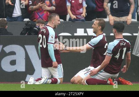 LONDON, UK. MAY 15TH Tomas Soucek of West Ham United with a header ...