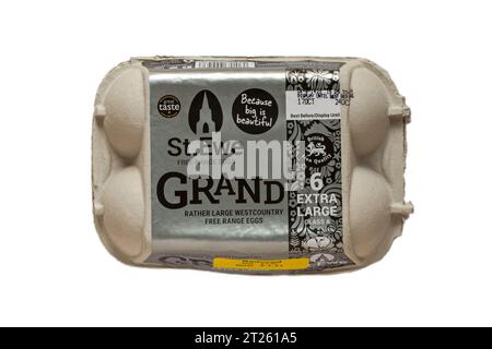 https://l450v.alamy.com/450v/2t261a5/st-ewe-free-range-eggs-grand-rather-large-westcountry-free-range-eggs-6-extra-large-eggs-isolated-on-white-background-egg-box-closed-eggbox-2t261a5.jpg