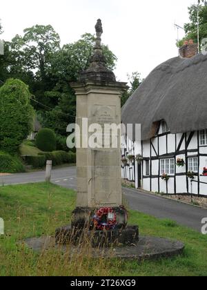 Thatched roofs of old houses in Wherwell England Stock Photo
