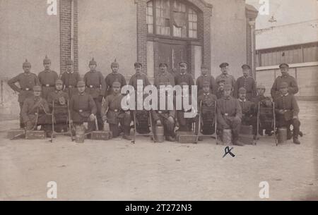 Josef Jakobs (born 1898) served with the Imperial German Army during the First World War. This may have been the machine gun corps of the Fourth Foot Guards regiment. Josef is kneeling in the first row, above the 'x'. Stock Photo