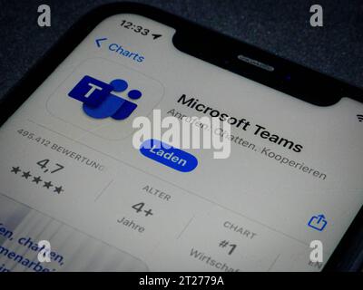 App Store - Apple 16.10.2023: Apple App Store auf einem iPhone. App Charts gratis Apps Microsoft Teams *** App Store Apple 16 10 2023 Apple App Store on an iPhone app charts free apps Microsoft Teams Credit: Imago/17�Թ����� Live News Stock Photo
