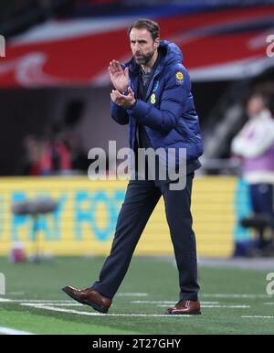 London, UK. 17th Oct, 2023. Gareth Southgate manager of England applauds his team during the UEFA European Championship Qualifying match at Wembley Stadium, London. Picture credit should read: David Klein/Sportimage Credit: Sportimage Ltd/Alamy Live News Stock Photo