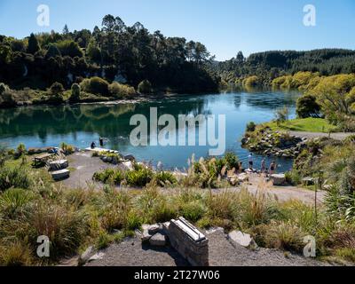 Otumuheke Stream running into Waikato River, thermal hot springs Stock Photo