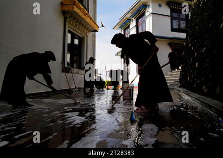 Ramkot, Nepal. 18th Aug, 2023. Every Saturday the nuns clean the Druk Amitabha Mountain monastery inside and out. (Credit Image: © Skanda Gautam/ZUMA Press Wire) EDITORIAL USAGE ONLY! Not for Commercial USAGE! Stock Photo