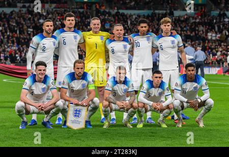 London, UK. 17th Oct, 2023. 17 Oct 2023 - England v Italy - Euro 2024 Qualifier - Wembley Stadium.  England teamgroup. KYLE WALKER, HARRY MAGUIRE, JORDAN PICKFORD, KALVIN PHILLIPS, JUDE BELLINGHAM, JOHN STONES, DECLAN RICE, HARRY KANE, KIERAN TRIPPIER, PHIL FODEN, MARCUS RASHFORD Picture : Mark Pain / Alamy Live News Credit: Mark Pain/Alamy Live News Stock Photo