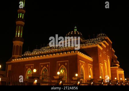21st August 2014, Dubai, United Arab Emirates. Beautiful night view of Al Salam Masjid mosque from Dubai Barsha. Stock Photo