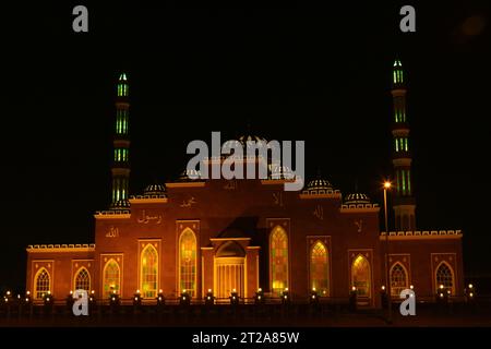 21st August 2014, Dubai, United Arab Emirates. Beautiful night view of Al Salam Masjid mosque from Dubai Barsha. Stock Photo