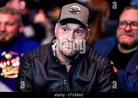 Manchester, UK.  Tyson Fury watches the Tommy Fury vs KSI fight during Prime Card event at Manchester Arena. Fury won by majority decision. Credit: Benjamin Wareing/ Alamy Live News Stock Photo