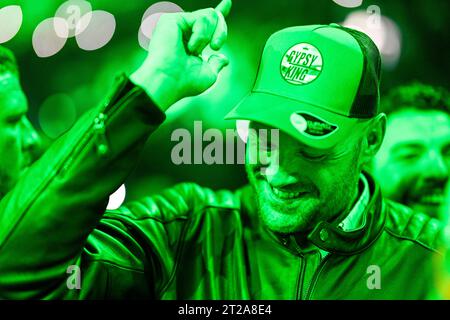 Manchester, UK.  Tyson Fury watches the Tommy Fury vs KSI fight during Prime Card event at Manchester Arena. Fury won by majority decision. Credit: Benjamin Wareing/ Alamy Live News Stock Photo