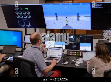 Thomas Ruth Simulations Thomas Lombaerts performed AFCM FAA-2 flight simulations alone in the ...
