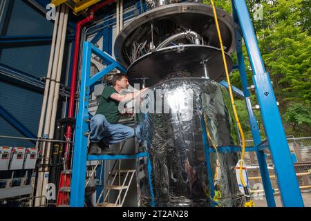 CryoFILL experiments at NASA Glenn Research Center used a tank and ...