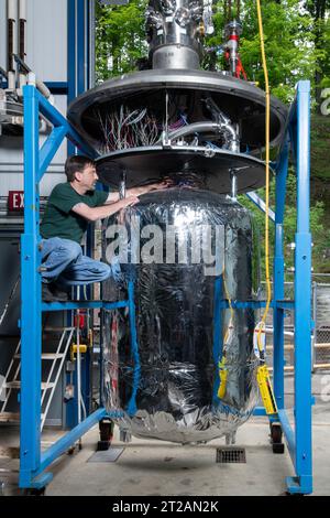 CryoFILL experiments at NASA Glenn Research Center used a tank and ...