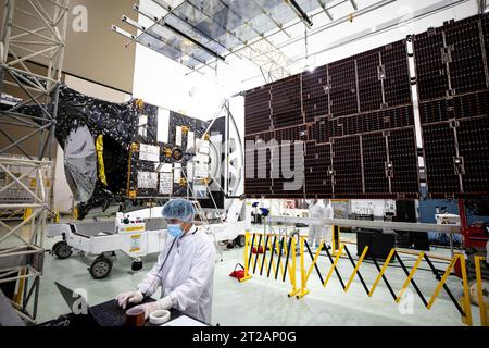 NASA integrates twin solar arrays with Psyche spacecraft at Astrotech ...