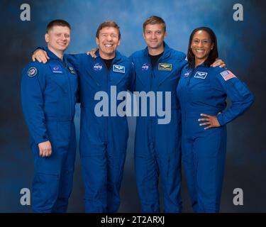 . jsc2023e047424 alt (Aug. 3, 2023) --- The four crew members representing the SpaceX Crew-8 mission to the International Space Station pose for an official portrait at the Johnson Space Center in Houston, Texas. From left, are Mission Specialist Aleksandr Grebenkin from Roscosmos, and Pilot Michael Barratt, Commander Matthew Dominick, and Mission Specialist Jeanette Epps, all from NASA. Stock Photo