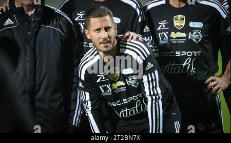 Calais, France. 18th Oct, 2023. Belgium's Eden Hazard pictured before a gala soccer game between Variety Club France with various personnalities and a team of Calais, for Les Pieces Jaunes association, Wednesday 18 October 2023, in Calais, France. Belgian Hazard announced last week his retirement. BELGA PHOTO VIRGINIE LEFOUR Credit: Belga News Agency/Alamy Live News Stock Photo