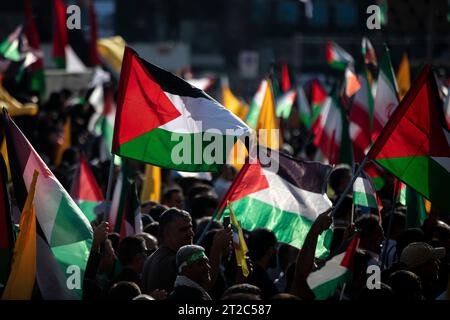Tehran, Tehran, Iran. 18th Oct, 2023. Iranian protestors attend an anti-Israel rally at Enqelab-e-Eslami (Islamic Revolution) Square. (Credit Image: © Sobhan Farajvan/Pacific Press via ZUMA Press Wire) EDITORIAL USAGE ONLY! Not for Commercial USAGE! Stock Photo