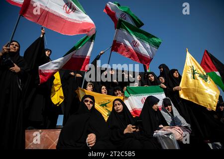 Tehran, Tehran, Iran. 18th Oct, 2023. Iranian protestors attend an anti-Israel rally at Enqelab-e-Eslami (Islamic Revolution) Square. (Credit Image: © Sobhan Farajvan/Pacific Press via ZUMA Press Wire) EDITORIAL USAGE ONLY! Not for Commercial USAGE! Stock Photo