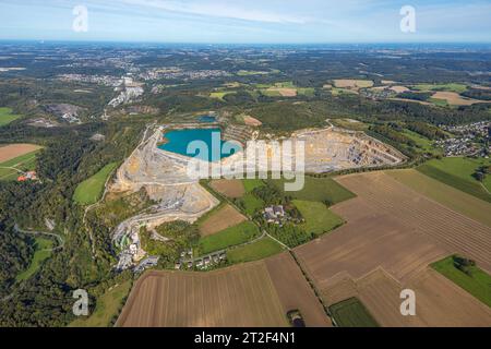 Luftbild, Blaue Lagune, Steinbruch Asbeck, Eisborn, Balve, Sauerland, Nordrhein-Westfalen, Deutschland ACHTUNGxMINDESTHONORARx60xEURO *** Aerial view, Blue Lagoon, Asbeck Quarry, Eisborn, Balve, Sauerland, North Rhine-Westphalia, Germany ATTENTIONxMINESTHONORARx60xEURO Stock Photo