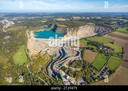 Luftbild, Blaue Lagune, Steinbruch Asbeck, Eisborn, Balve, Sauerland, Nordrhein-Westfalen, Deutschland ACHTUNGxMINDESTHONORARx60xEURO *** Aerial view, Blue Lagoon, Asbeck Quarry, Eisborn, Balve, Sauerland, North Rhine-Westphalia, Germany ATTENTIONxMINESTHONORARx60xEURO Stock Photo