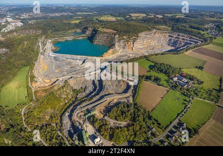 Luftbild, Blaue Lagune, Steinbruch Asbeck, Eisborn, Balve, Sauerland, Nordrhein-Westfalen, Deutschland ACHTUNGxMINDESTHONORARx60xEURO *** Aerial view, Blue Lagoon, Asbeck Quarry, Eisborn, Balve, Sauerland, North Rhine-Westphalia, Germany ATTENTIONxMINESTHONORARx60xEURO Stock Photo