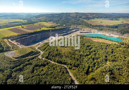 Luftbild, Blaue Lagune, Steinbruch Asbeck, Eisborn, Balve, Sauerland, Nordrhein-Westfalen, Deutschland ACHTUNGxMINDESTHONORARx60xEURO *** Aerial view, Blue Lagoon, Asbeck Quarry, Eisborn, Balve, Sauerland, North Rhine-Westphalia, Germany ATTENTIONxMINESTHONORARx60xEURO Credit: Imago/Alamy Live News Stock Photo