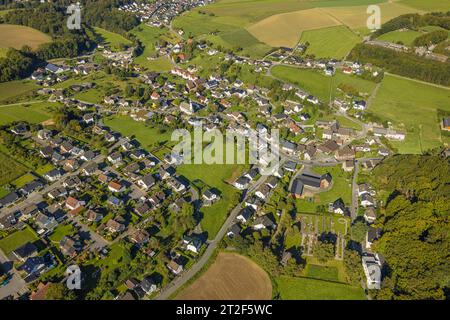 Luftbild, Ortsansicht mit kath. St. Nikolaus-Kirche, Beckum, Balve, Sauerland, Nordrhein-Westfalen, Deutschland ACHTUNGxMINDESTHONORARx60xEURO *** Aerial view, town view with catholic St Nikolaus church, Beckum, Balve, Sauerland, North Rhine Westphalia, Germany ATTENTIONxMINESTHONORARx60xEURO Stock Photo