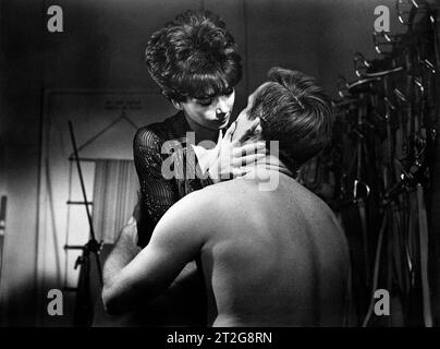 Suzanne Pleshette, Ty Hardin, on-set of the film, 'Wall of Noise', Warner Bros., 1963 Stock Photo