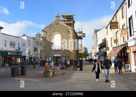 Street scene in Keswick Cumbria on a busy Sunday afternoon. Stock Photo