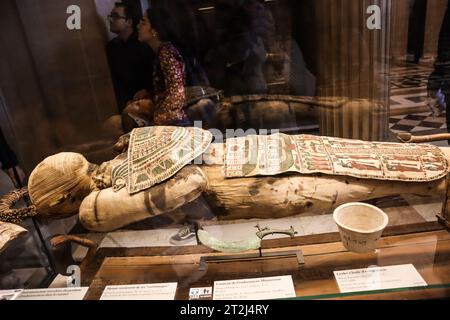 Egyptian mummy at Louvre Museum, Paris, France. Louvre Egyptian gallery. Louvre mummy. Stock Photo