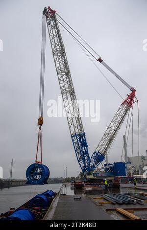 Magdeburg, Germany. 20th Oct, 2023. An employee of the company 