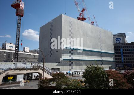 Tokyo, Japan. 12th Oct, 2023. A redevelopment plan in action under construction at Shinjuku station. Office buildings and commerce centers of Nishi-Shinjuku skyscraper high rise buildings. (Credit Image: © Taidgh Barron/ZUMA Press Wire) EDITORIAL USAGE ONLY! Not for Commercial USAGE! Stock Photo