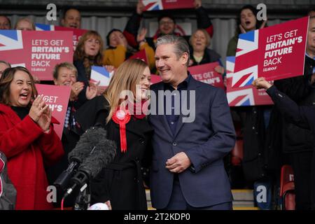 Newly elected Labour MP Sarah Edwards with party leader Sir Keir Starmer at Tamworth Football Club, after winning the Tamworth by-election. Picture date: Friday October 20, 2023. Stock Photo