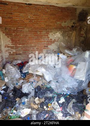 inside view of a deserted run down building Stock Photo - Alamy