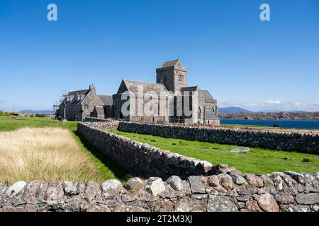 The Christian Iona Abbey, pilgrimage destination, Iona Monastery, monastic site on the Scottish Hebridean island of Iona, Isle of Mull, Scotland Stock Photo