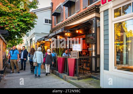 People walk and dine in Niagara on the Lake, Ontario, Canada. Stock Photo