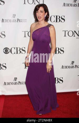 **FILE PHOTO** Haydn Gwynne Has Passed Away. Haydn Gwynne attends the 63rd Annual Tony Awards at Radio City Music Hall in New York City on June 7, 2009. Photo Credit: Henry McGee/MediaPunch Credit: MediaPunch Inc/Alamy Live News Stock Photo
