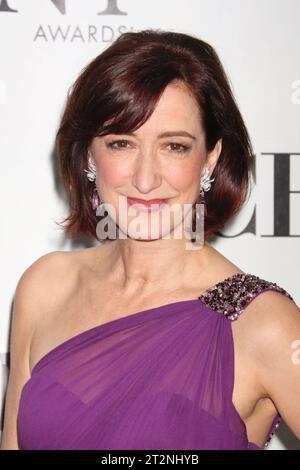 **FILE PHOTO** Haydn Gwynne Has Passed Away. Haydn Gwynne attends the 63rd Annual Tony Awards at Radio City Music Hall in New York City on June 7, 2009. Photo Copyright: xx Credit: Imago/Alamy Live News Stock Photo