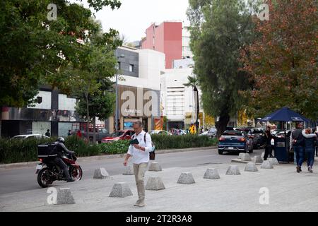 Mexico City - Polanco Street Editorial Photo - Image of blue, stores:  137795601