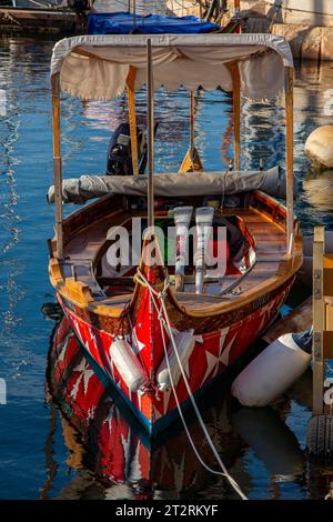 The Maltese Dghajsa (similar to a gondola) transports passengers between Valletta and Birgu in Malta Stock Photo