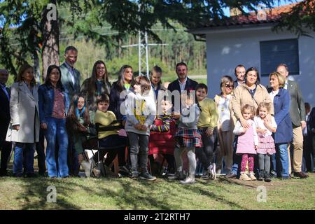 Arroes, Spain, 21st October 2023: The Royal Family posed for the media with children during the 2023 Exemplary Town of Asturias Award, on October 21, 2023, in Arroes, Spain. Credit: Alberto Brevers / Alamy Live News. Stock Photo
