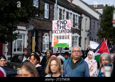 CARDIFF, WALES. 21st October 2023. Protesters march from Cardiff City Hall to the Senedd in solidarity with Gaza and Palestine due to the recent support to Israel from the UK Government. Stock Photo