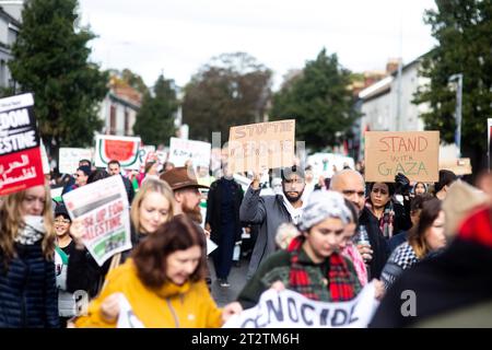 CARDIFF, WALES. 21st October 2023. Protesters march from Cardiff City Hall to the Senedd in solidarity with Gaza and Palestine due to the recent support to Israel from the UK Government. Stock Photo