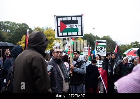 CARDIFF, WALES. 21st October 2023. Protesters march from Cardiff City Hall to the Senedd in solidarity with Gaza and Palestine due to the recent support to Israel from the UK Government. Stock Photo