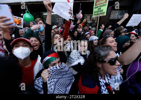 New York City, USA. 21st Oct, 2023. Palestinian suporters rally with signs and banners on October 21, 2023 in Bay Ridge Brooklyn a section of New York City. Hamas militants launched an assault by land, air and sea into Israel on the 50th anniversary of the Yom Kippur war, and Sukkot a Jewish holiday on Saturday leaving hundredths dead. Israel retaliated by launching air strikes into Gaza and vowing to 'inflict unprecedented price' on Hamas. (Photo by John Lamparski/Sipa USA) Credit: Sipa USA/Alamy Live News Stock Photo