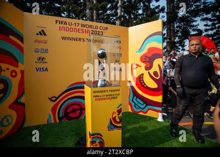 FIFA U-17 WOLRD CUP 2023 TROPHY EXPERIENCE Officials stand guard near the U-17 Football World Cup trophy during the FIFA U-17 World Cup 2023 Trophy Experience in Bandung, West Java, Indonesia, 22 October 2023. The event was held to welcome the U-17 Football World Cup to be held in Indonesia on 10 November 2023. Credit: Imago/Alamy Live News Stock Photo