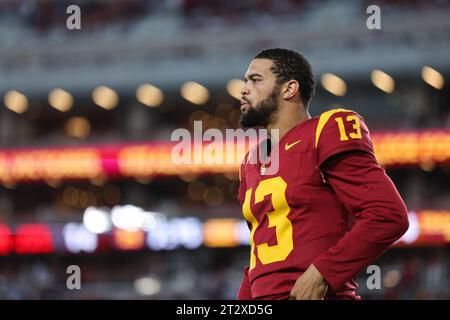 Los Angeles, California, USA. 21st Oct, 2023. Southern California quarterback CALEB WILLIAMS (13) warms up on the sideline between plays during a NCAA football game between Southern California and Utah at the Los Angeles Memorial Coliseum in Los Angeles, California. (Credit Image: © Brenton Tse/ZUMA Press Wire) EDITORIAL USAGE ONLY! Not for Commercial USAGE! Stock Photo