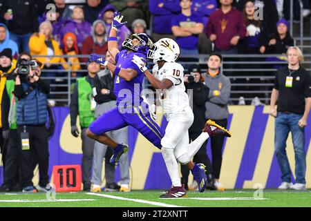 Seattle, WA, USA. 21st Oct, 2023. Washington Huskies wide receiver Rome Odunze (1) looks for a pass during the NCAA football game between the Arizona State Sun Devils and Washington Huskies at Husky Stadium in Seattle, WA. Washington defeated Arizona State 15-7. Steve Faber/CSM/Alamy Live News Stock Photo