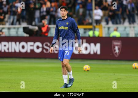 ALESSANDRO BASTONI of FC Inter during the Serie A match between Torino FC and FC Inter on October 21, 2023 at Olympic Grande Torino Stadium in Turin, Stock Photo